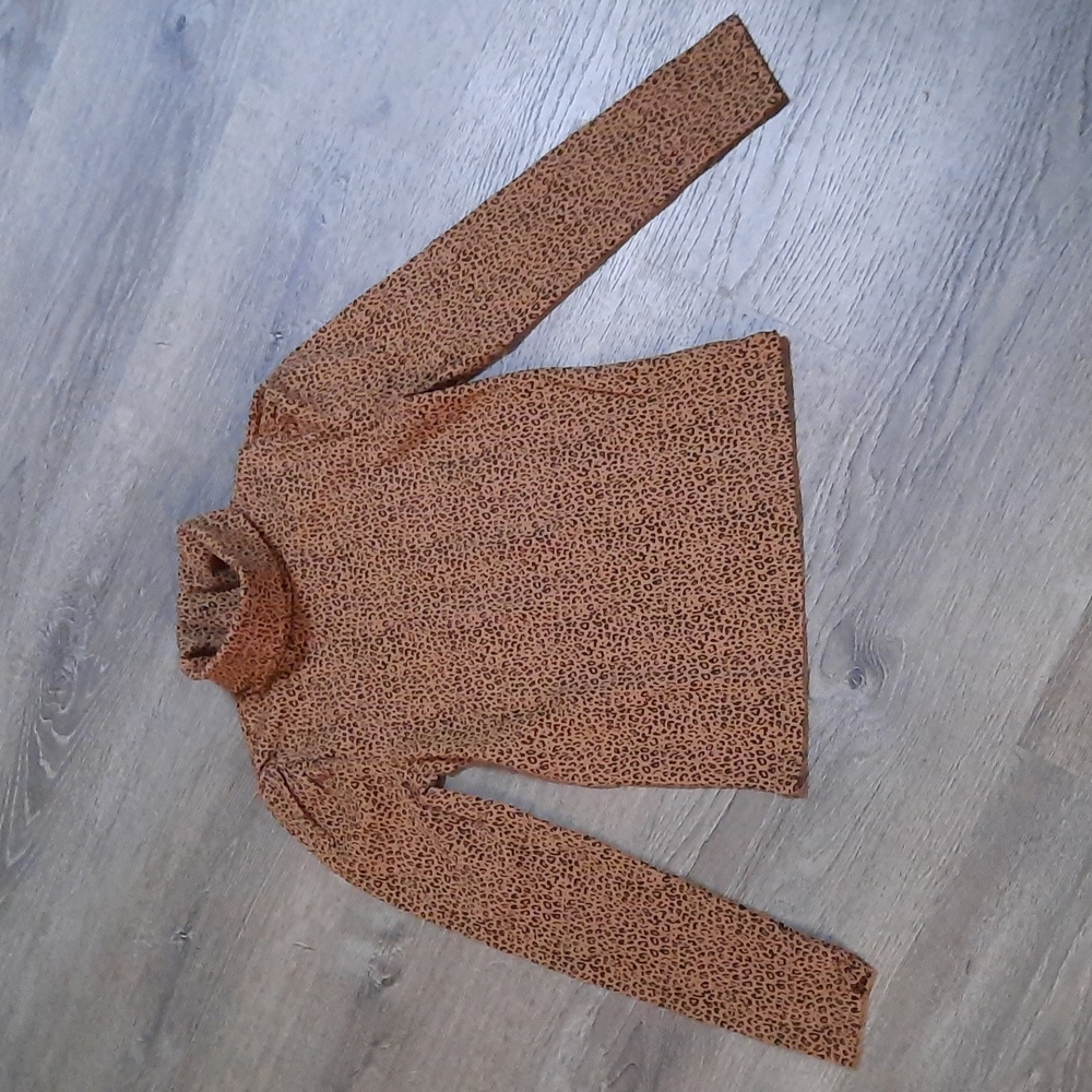 Gap leopard top